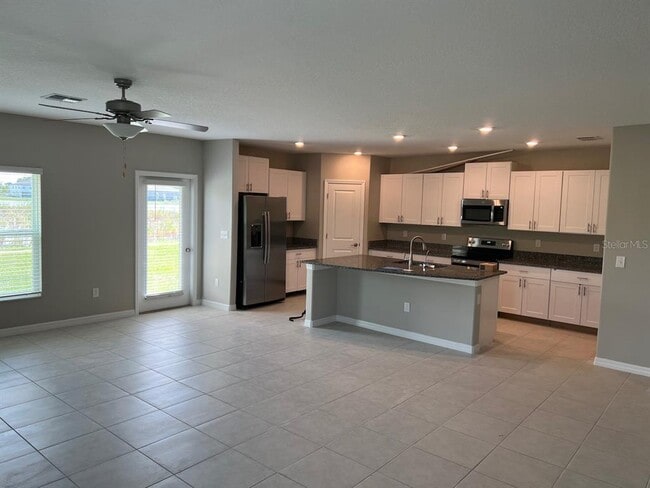 Photo - 580 Royal Empress Dr