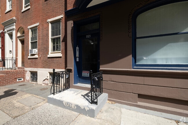 Entrada - 1121 Spruce St