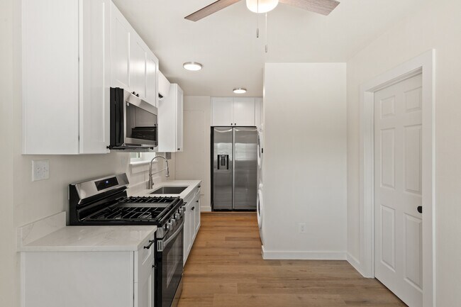 Photo - 5310 George St Unit B