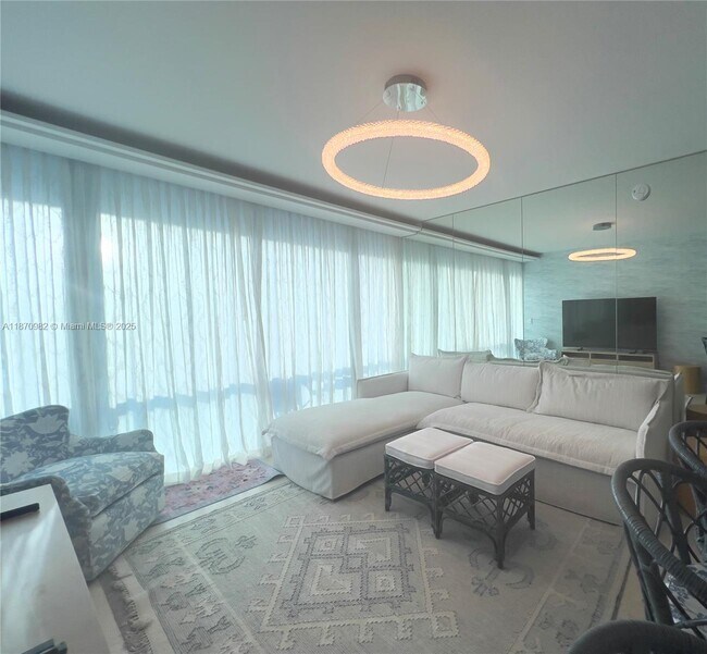 Building Photo - 6799 Collins Ave Unit 1601 Rental