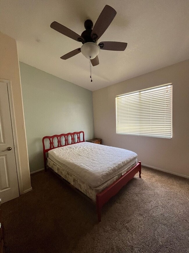 Photo - 3 bedroom home with solar in highly desirable location