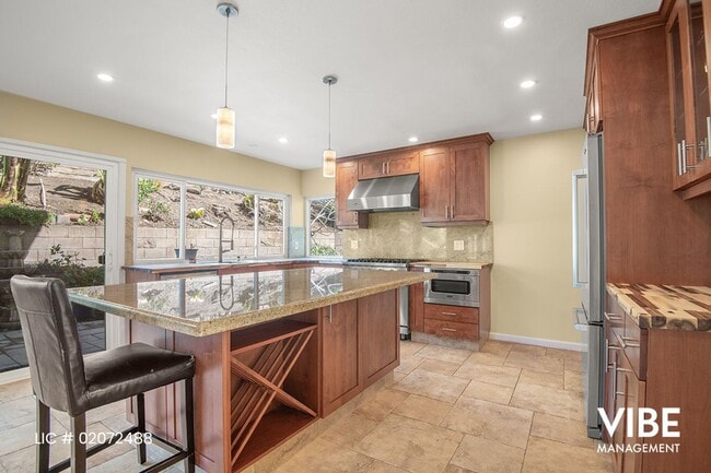 Photo - WESTLAKE HILLS- 5 BEDROOMS on a Quiet Street. Walk to everything!!!