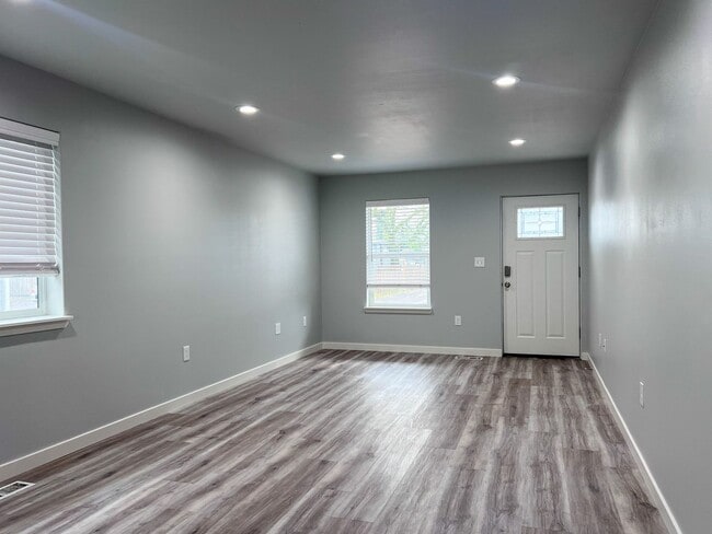 Photo - OWN962 Unidad 845 W. OAK ST