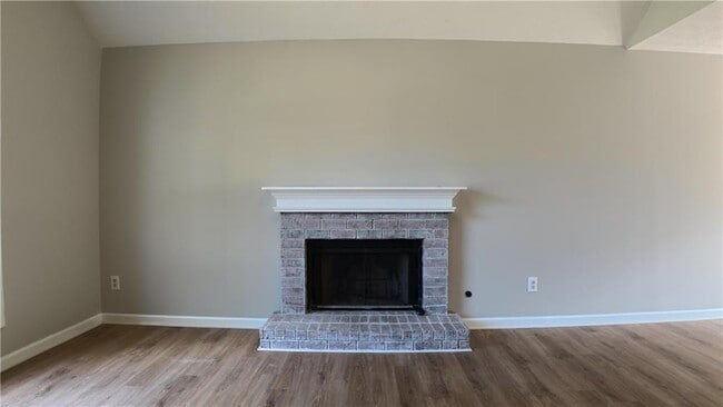 Photo - 2575 Overlake Dr
