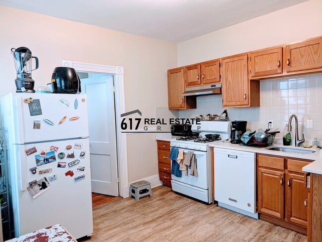 Photo - 16 Fuller St Unit 1