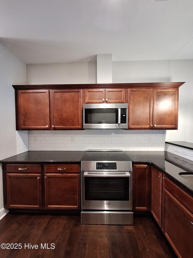 Photo - 1807 Fox Den Way