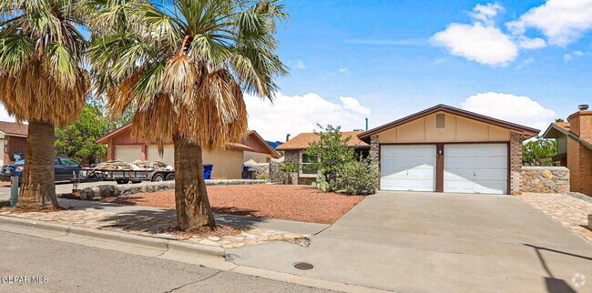 Building Photo - 724 Martha Gale Dr Rental