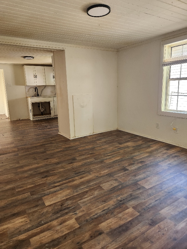 Photo - 715 White Oak Ln