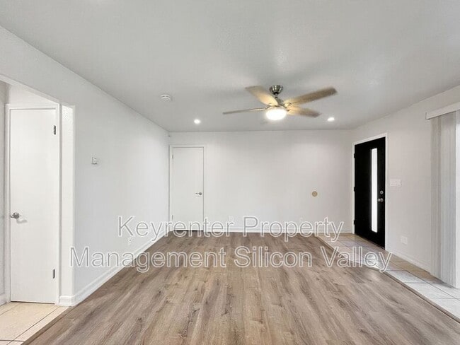 Photo - 923 Ravenscourt Ave Unit 1