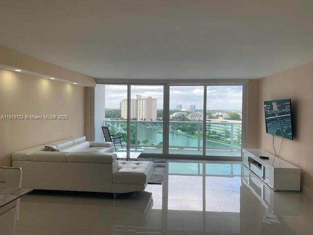 Photo - 100 Bayview Dr Unit 904