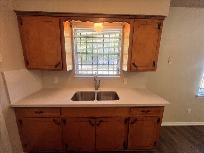 Photo - 6415 Heath St