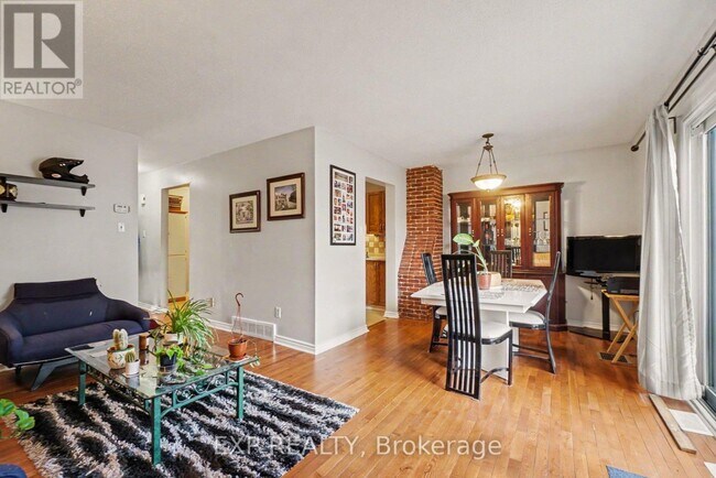 Photo - 6461 Colony Square