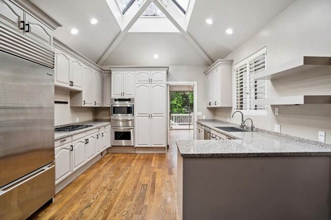 Photo - Elegant Los Altos Townhouse Near Redwood Grove & Shoup Park