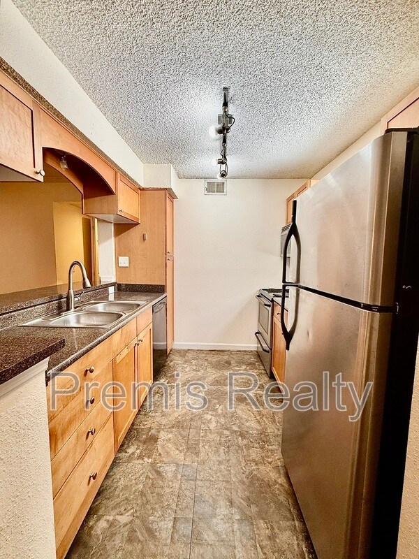 Photo - 2500 Winding Creek Blvd