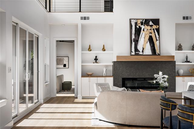 Photo - 2002 Angelina Dr