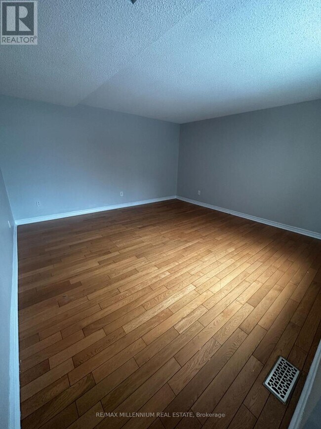 Photo - 74 Shady Pine Cir