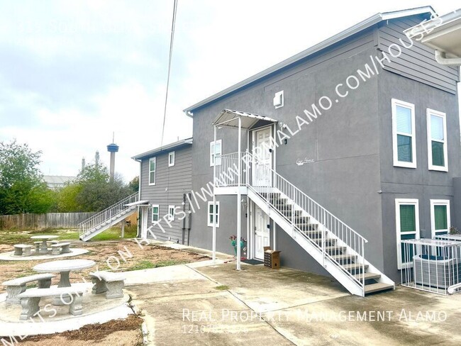 Building Photo - 319 S Olive St Unit 2 Rental