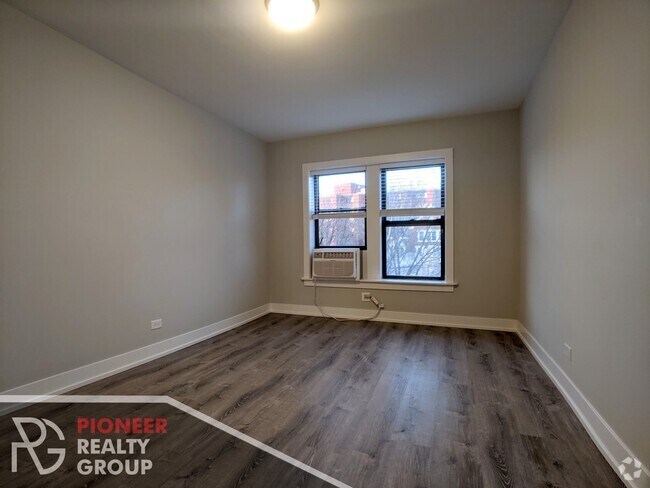 Building Photo - 709 W Brompton Ave Rental