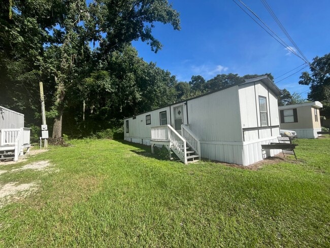 Building Photo - Colony Oaks Homes Unit CH29