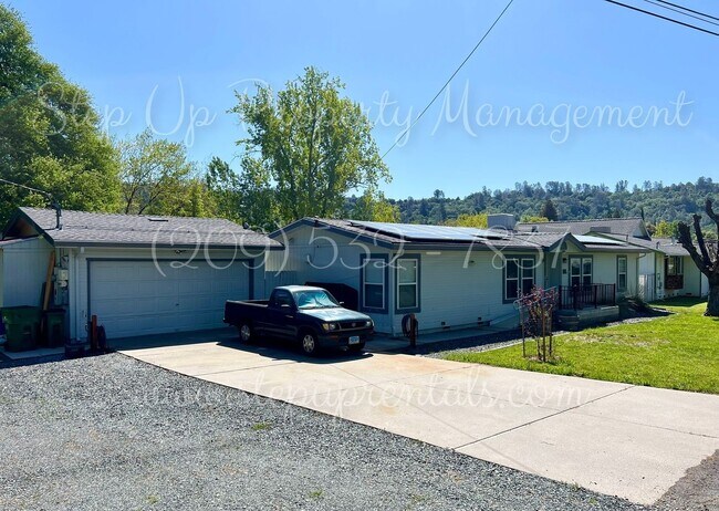 Photo - Charming 3 Bedroom Willow Springs Retreat Near Lake, Park & Clubhouse with Solar!