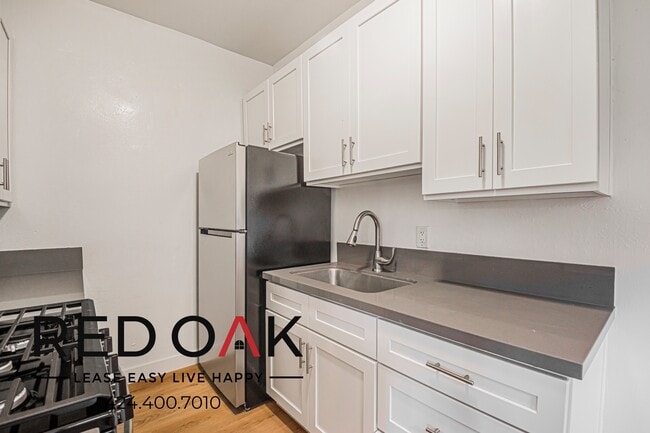 Photo - 704 W 54th St Unidad 3