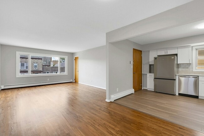 Photo - 122 Graham St