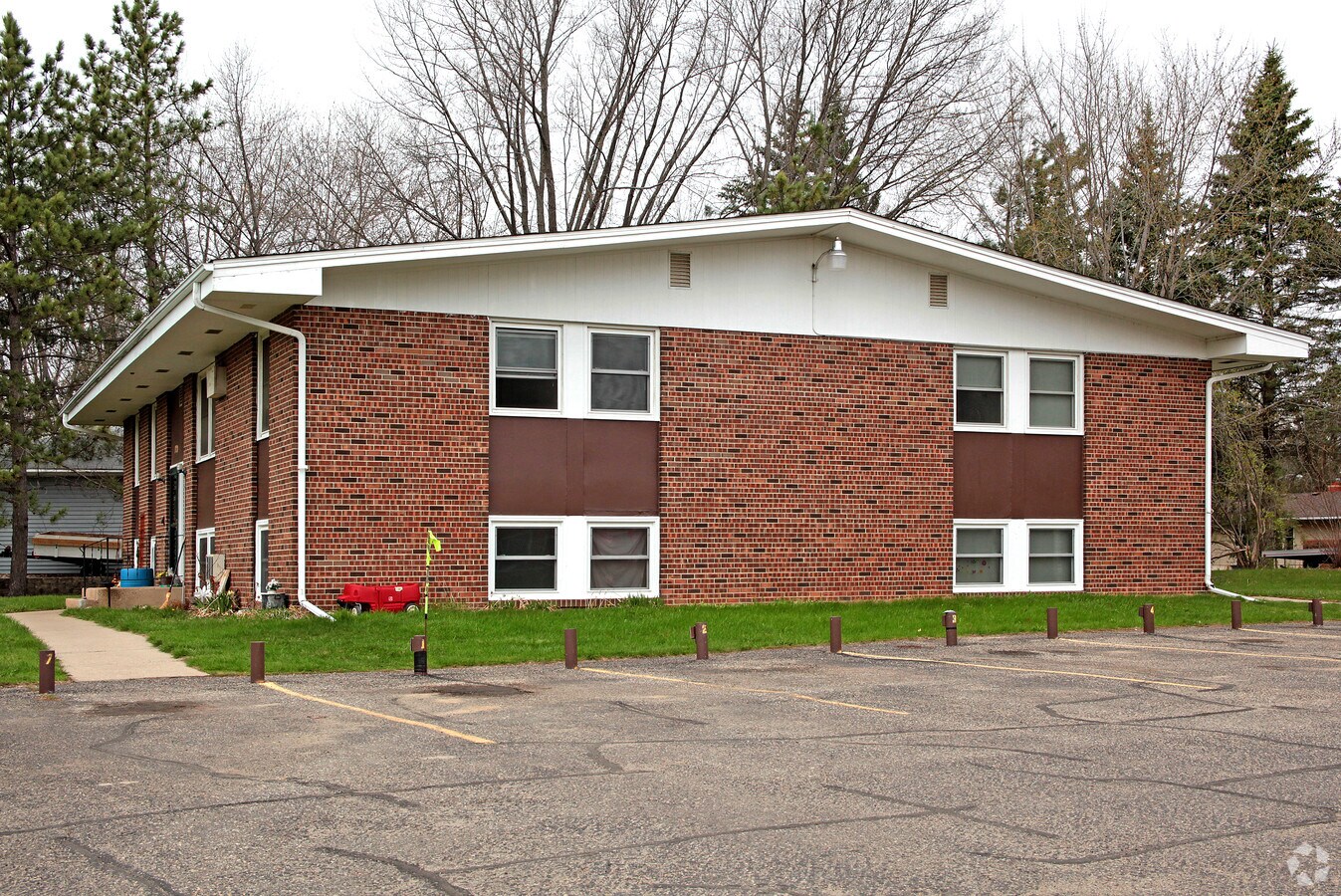 Photo - Spruce Manor Apartments