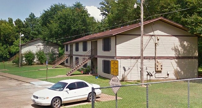 Photo - 705 Clifford St