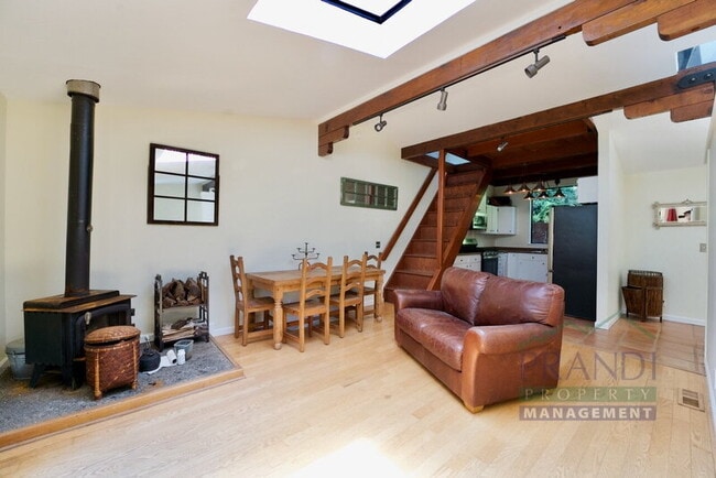 51 Lower Aztec Ave