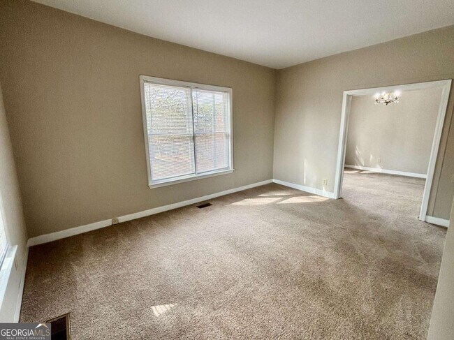 Photo - 3302 N Bogan Rd NE