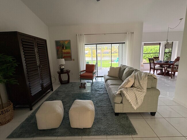 Photo - 1352 Monarch Cir