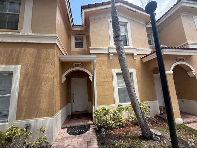 Building Photo - 12815 SW 30th St Rental