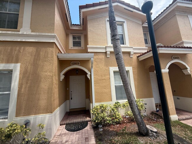 Photo - 12815 SW 30th St Townhome