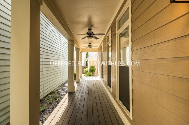 Photo - 533 Rienzi Dr