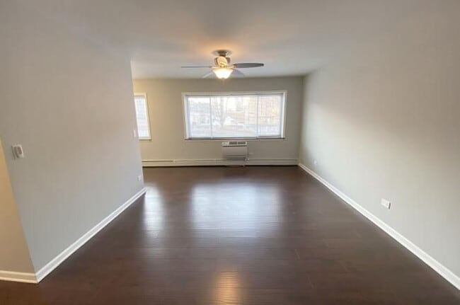 Photo - 8450 Skokie Blvd