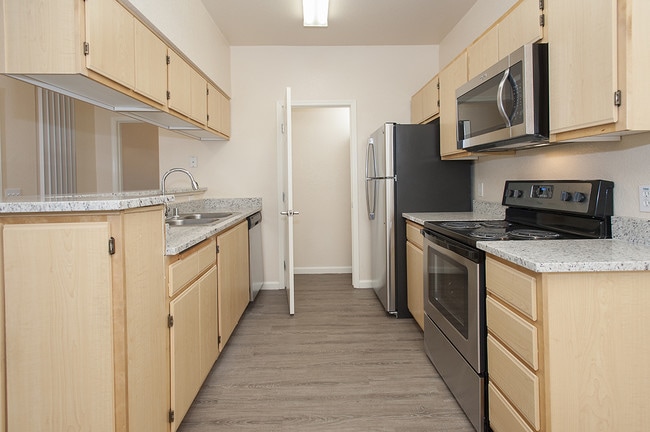 Limestone 1077 sq. ft. - Stoneridge