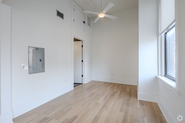 1BR, 1BA - 706SF - 202