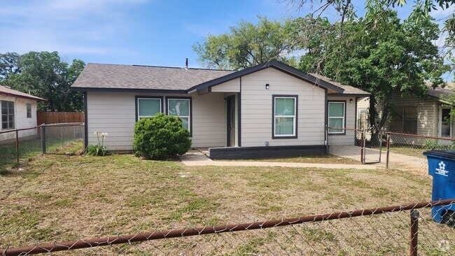 Building Photo - 606 Crocket St Rental