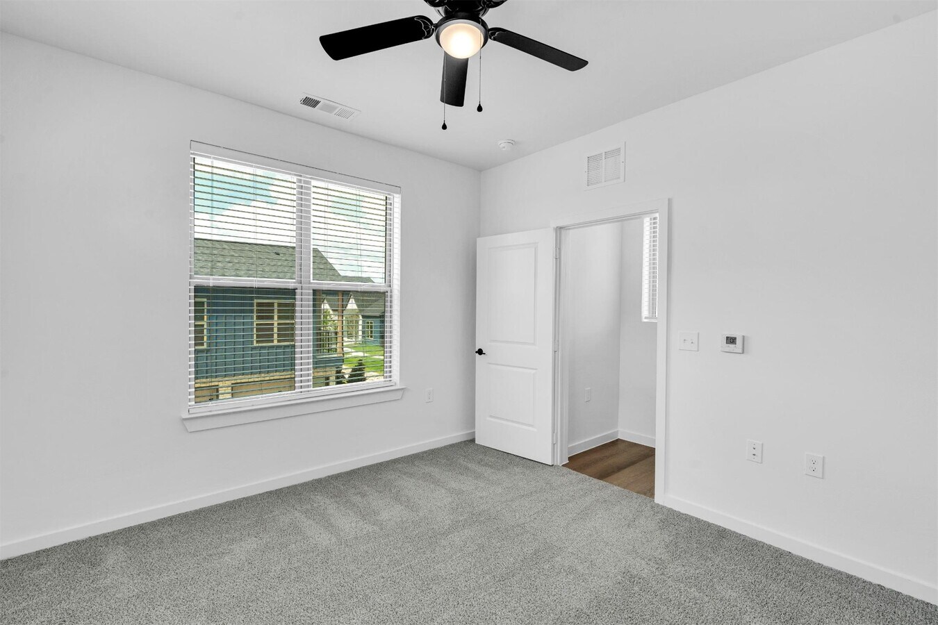 Photo - 1948 Labrador Ln