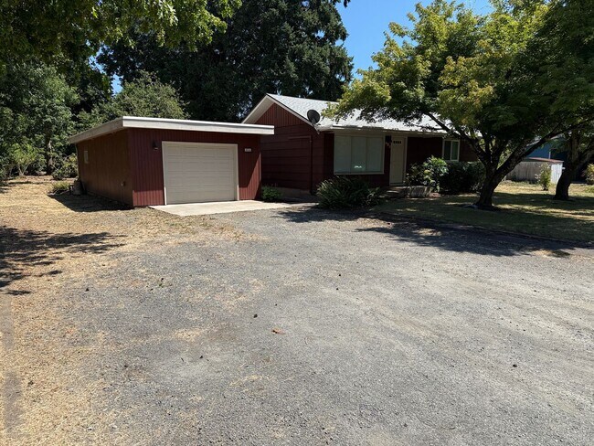 Photo - Updated 2-bedroom duplex in Thurston!