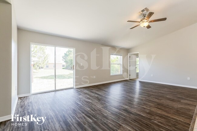 Photo - 5404 2nd St W
