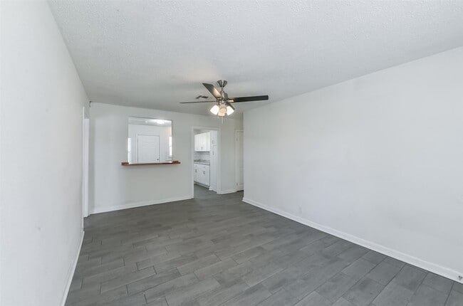 Photo - 8229 Carolwood Dr