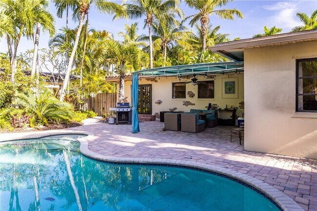 Photo - 1115 Van Buren St