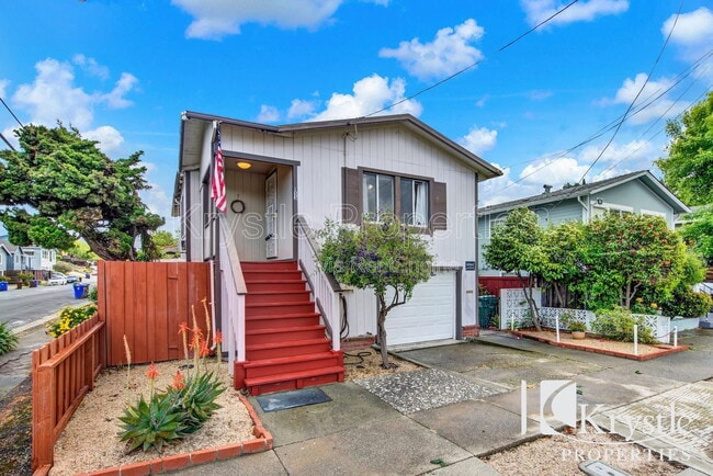 Photo - 153 Vaqueros Ave