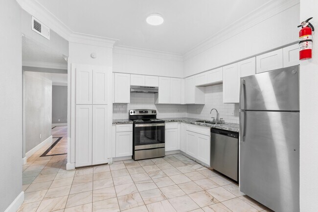 Photo - 14814 Perthshire Rd Unidad 192