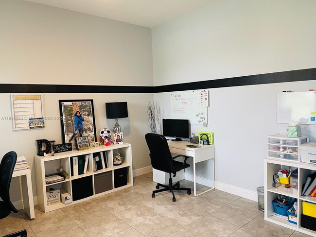 Photo - 7254 Desert Mandarin St