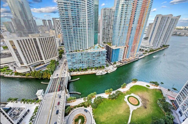 Photo - 485 Brickell Ave Unidad #3203 Rental