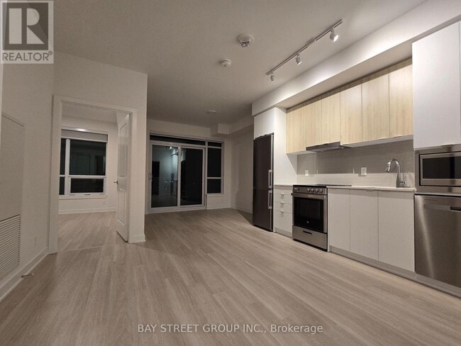 Photo - 50 Upper Mall Wy Unit 1806B