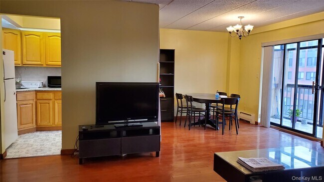 Photo - 136-75-136-37 37th Ave Unidad 5D