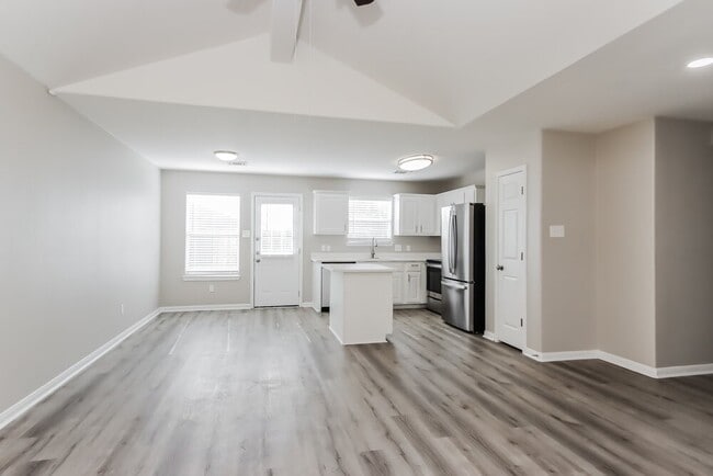 Photo - 28926 Trinity River Dr